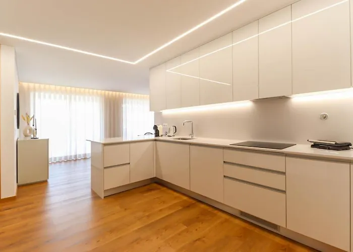 Appartement Viana's Heart - Spacious Modern Ap. Near Center Viana do Castelo